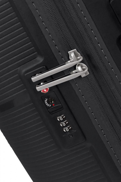 American Tourister STARVIBE Spinner 67/24 Exp TSA Black