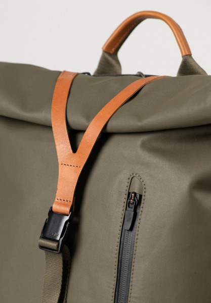 aunts&uncles Tama RE fallen rock