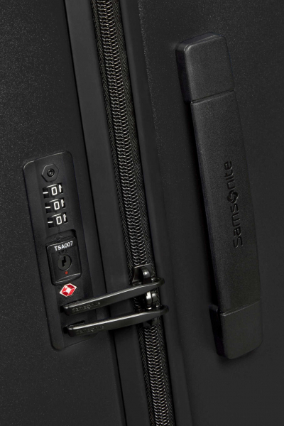 Samsonite STACKD SPINNER 81/30 BLACK